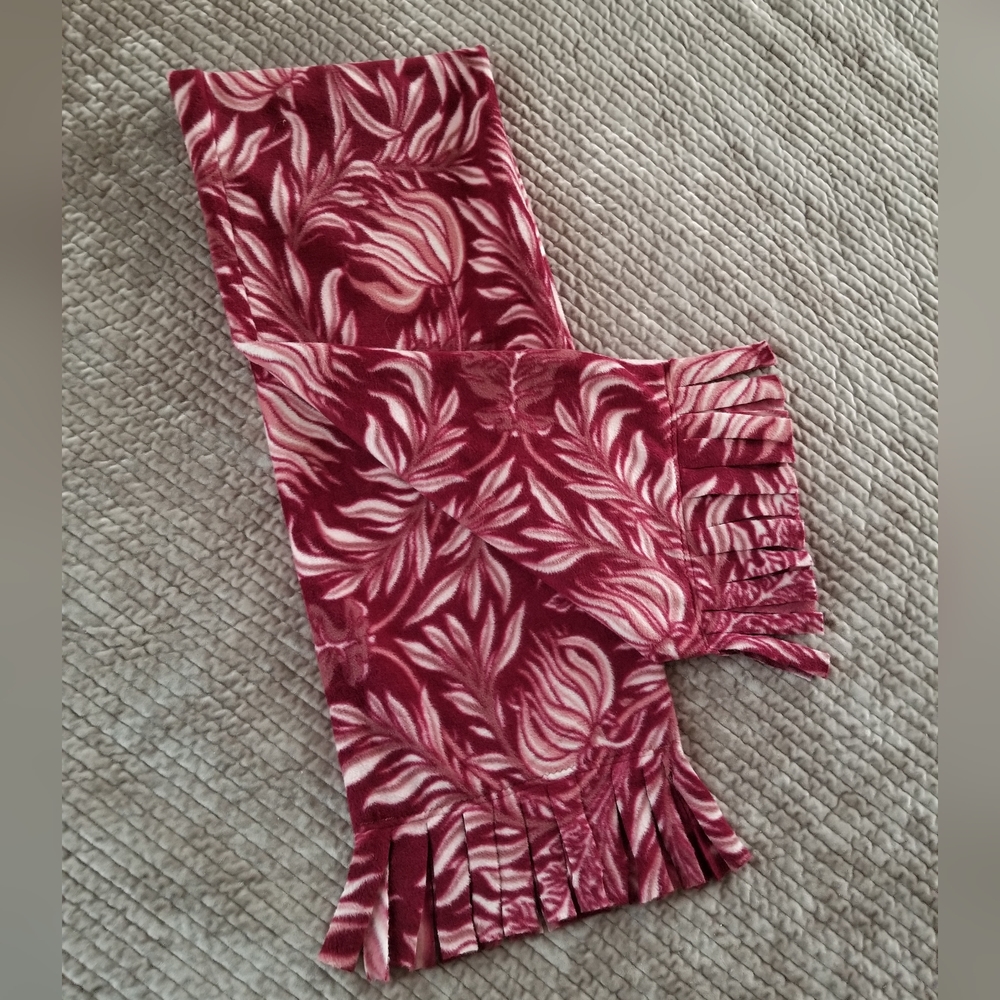 NWOT fleece scarf
